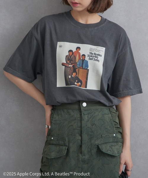 The Beatles(ザビートルズ)の「【THE FINAL VIEW】The Beatles / ビートルズ ピグメント プリントTシャツ(Tシャツ/カットソー・レディース・ホワイト/イエロー/ブラック・XL/L/M)」の1枚目の写真