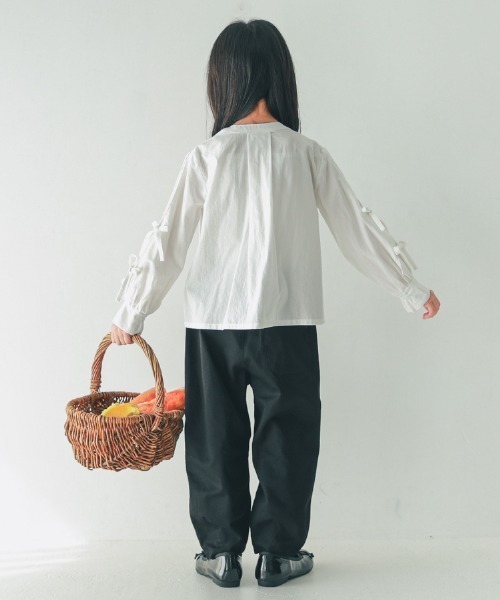 NHT(エヌエイチティー)の「NHT/エヌエイチティー リボン ボックスシャツ(シャツ/ブラウス・キッズ・ブラック/オフホワイト・120cm/130cm/140cm/150cm/160cm/110cm)」の6枚目の写真