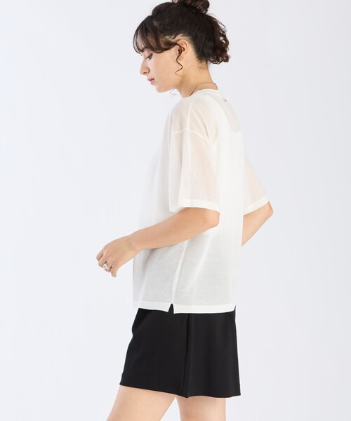 To b. by agnes b.(トゥービーバイアニエスベー)の「シアー ニット メッセージ プルオーバー "j'adore paris"(ニット/セーター・レディース・ホワイト・FREE)」の5枚目の写真