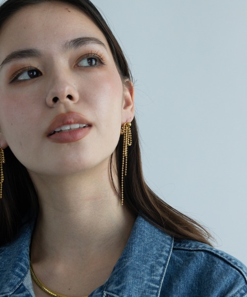abaskdesign(アバスクデザイン)の「金属アレルギー対応 ボールチェーンリボンロングピアス(ピアス(両耳用)・レディース・ゴールド/シルバー・FREE)」の4枚目の写真