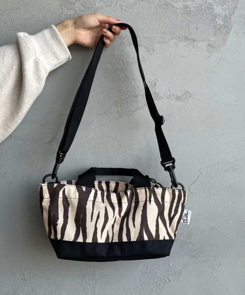 Drifter（ドリフター）の「[Drifter/ドリフター] 2WAY ワイドトートバッグ（ショルダーバッグ・レディース・ブラック/ゼブラ/レオパード・ONE SIZE）」の20枚目の写真