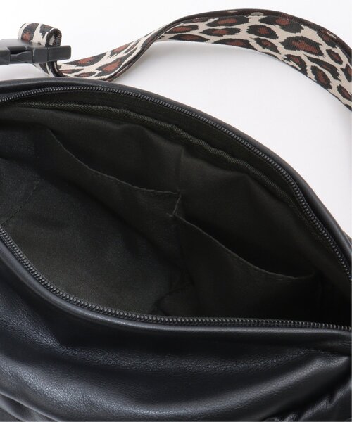 notch.(ノッチ)の「アニマルテープボディバッグ(ボディバッグ/ウエストポーチ・レディース・ホワイト/ブラック・ONESIZE)」の8枚目の写真