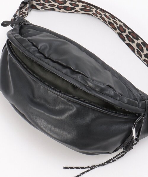 notch.(ノッチ)の「アニマルテープボディバッグ(ボディバッグ/ウエストポーチ・レディース・ホワイト/ブラック・ONESIZE)」の7枚目の写真