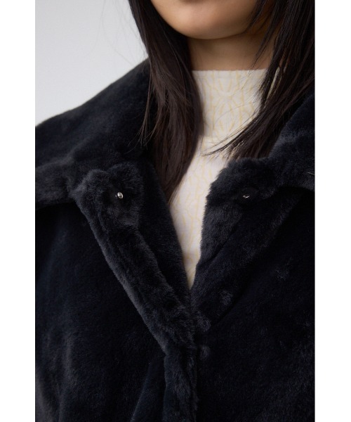 AZUL by moussy（アズールバイマウジー）の「スタンド2WAYファーショートコート（ブルゾン・レディース・アイボリー/ブラック/グレー/ブラウン系その他・SMALL/MEDIUM）」の5枚目の写真