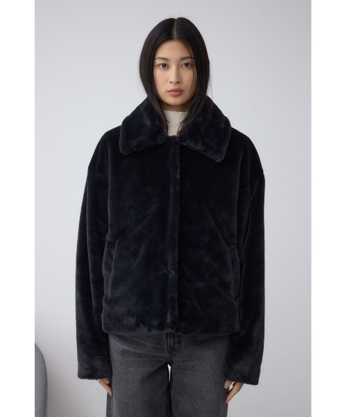 AZUL by moussy（アズールバイマウジー）の「スタンド2WAYファーショートコート（ブルゾン・レディース・アイボリー/ブラック/グレー/ブラウン系その他・SMALL/MEDIUM）」の7枚目の写真