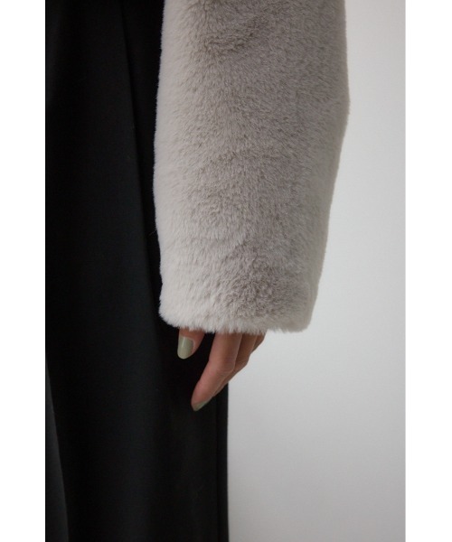 AZUL by moussy（アズールバイマウジー）の「スタンド2WAYファーショートコート（ブルゾン・レディース・アイボリー/ブラック/グレー/ブラウン系その他・SMALL/MEDIUM）」の19枚目の写真