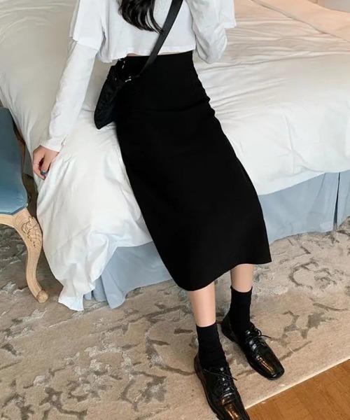 SallyLunn(サリーラン)の「Iラインミディアムスカート(スカート・レディース・ブラック・LARGE/MEDIUM)」の5枚目の写真