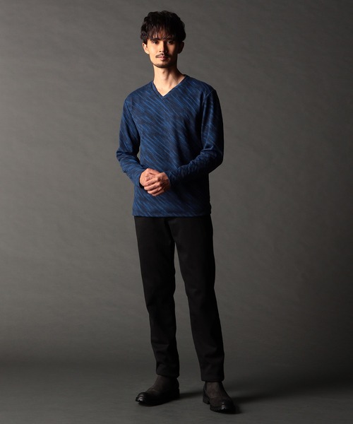 NICOLE CLUB FOR MEN（ニコルクラブフォーメン）の「バイアスブリスタージャカード Vネックプルオーバー（Tシャツ/カットソー・メンズ・ブルー系/ホワイト系その他/チャコールグレー×ブラック/ホワイト系・X-LARGE/LARGE/MEDIUM）」の7枚目の写真