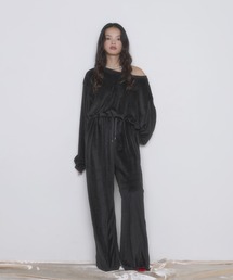 MSGirl（エムエスジーガール）の「ワンショルダーラインストーン入りセットアップ【スウェット/ベロア】（セットアップ）」