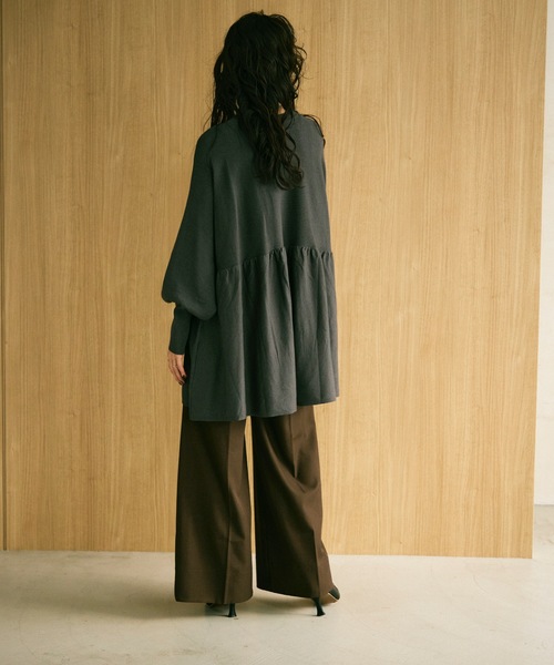 Lutim by u(ルチバイユー)の「Peplum knit volume top / ペプラムニットボリュームトップス(ニット/セーター・レディース・チャコールグレー/ナチュラル/ブラック・FREE)」の20枚目の写真