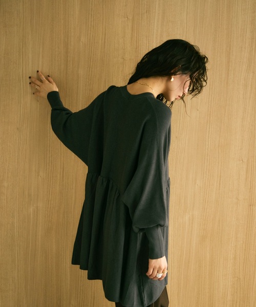 Lutim by u(ルチバイユー)の「Peplum knit volume top / ペプラムニットボリュームトップス(ニット/セーター・レディース・チャコールグレー/ナチュラル/ブラック・FREE)」の16枚目の写真