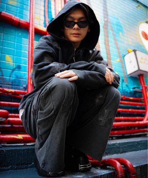 L.H.P（エルエイチピー）の「UNKNOWNLONDON/アンノウンロンドン/LHP別注 Leather Cross Zip Hoodie（パーカー・レディース・ホワイト/ブラック・M/L/XL）」の20枚目の写真