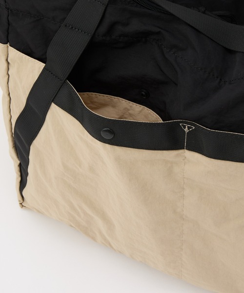 COLONY 2139（コロニートゥーワンスリーナイン）の「超軽量290g 撥水ポケッタブルラージトートバッグ（トートバッグ・メンズ・ベージュ/ブラック・FREE）」の12枚目の写真