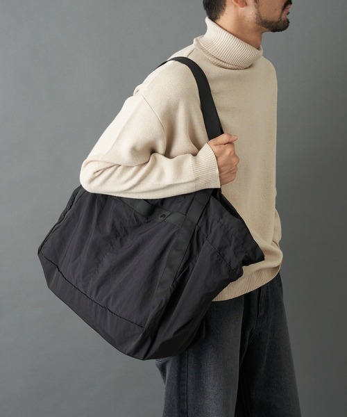 COLONY 2139（コロニートゥーワンスリーナイン）の「超軽量290g 撥水ポケッタブルラージトートバッグ（トートバッグ・メンズ・ベージュ/ブラック・FREE）」の5枚目の写真