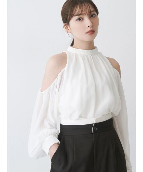 MERCURYDUO(マーキュリーデュオ)の「シフォンアメスリオフショルブラウス(シャツ/ブラウス・レディース・ベビーピンク/オフホワイト/ライトグレー・FREE)」の2枚目の写真