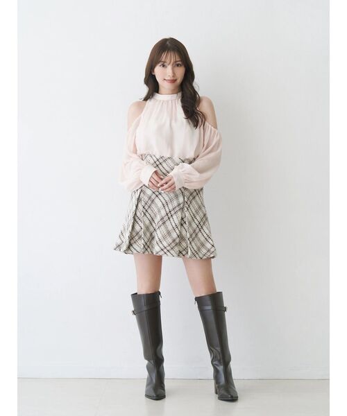 MERCURYDUO(マーキュリーデュオ)の「シフォンアメスリオフショルブラウス(シャツ/ブラウス・レディース・ベビーピンク/オフホワイト/ライトグレー・FREE)」の4枚目の写真