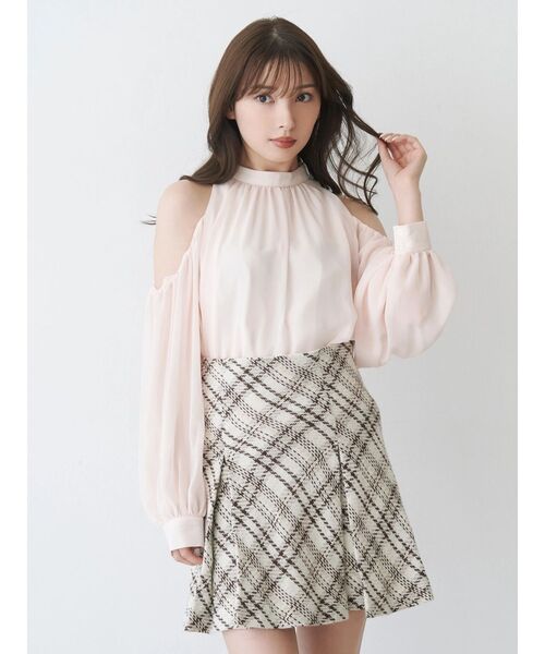 MERCURYDUO(マーキュリーデュオ)の「シフォンアメスリオフショルブラウス(シャツ/ブラウス・レディース・ベビーピンク/オフホワイト/ライトグレー・FREE)」の7枚目の写真