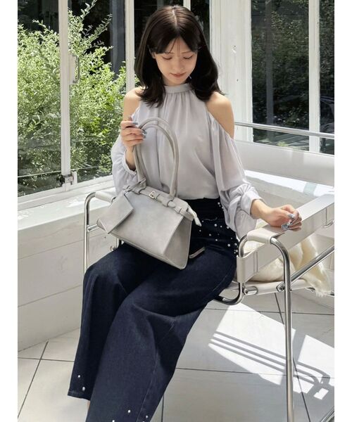 MERCURYDUO(マーキュリーデュオ)の「シフォンアメスリオフショルブラウス(シャツ/ブラウス・レディース・ベビーピンク/オフホワイト/ライトグレー・FREE)」の15枚目の写真