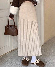 アシンメトリー×プリーツスカート