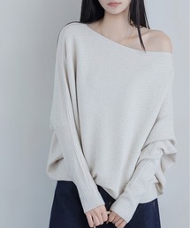 ドルマンスリーブ ワンショルダーニットトップス