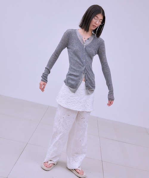THINGS THAT MATTER(シングス ザット マター)の「SPARKLE SHEER KNIT CARDIGAN / スパークルシアーニットカーディガン(カーディガン/ボレロ・レディース・グレー/ブラック/ライトグレー・FREE)」の22枚目の写真