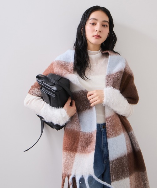 VIS（ビス）の「ふわふわフリンジチェックマフラー/静電気防止（マフラー・レディース・チャコールグレー/イエロー系その他2/ブラウン系その他3/ブルー系その他4・FREE）」の11枚目の写真