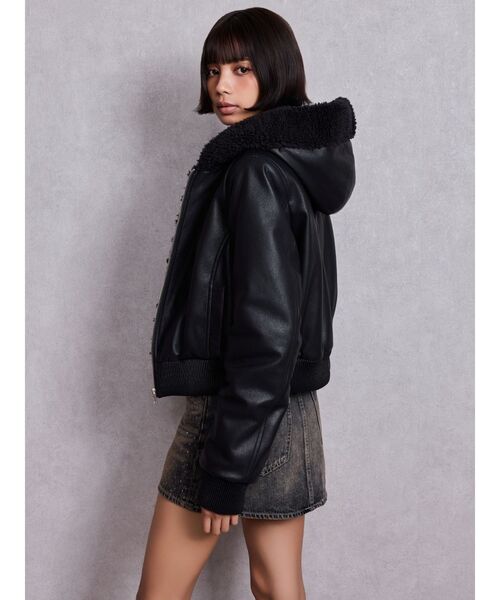 GYDA(ジェイダ)の「Hoodie フェイクレザーコート(ダウンジャケット/コート・レディース・その他1/アイボリー/ブラック・FREE)」の7枚目の写真