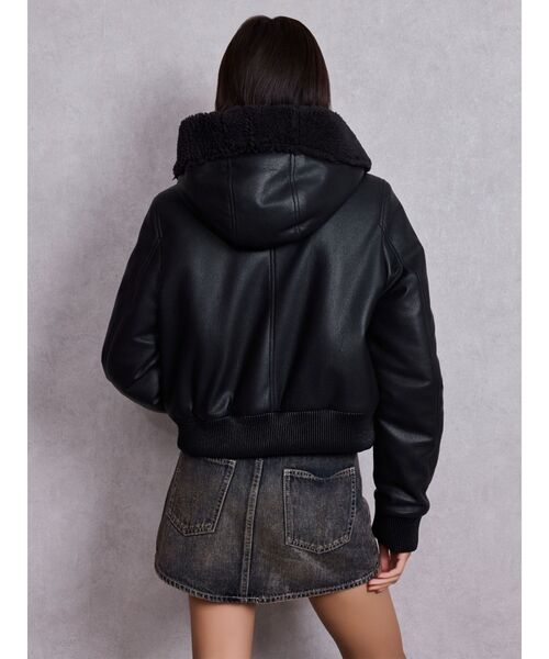 GYDA(ジェイダ)の「Hoodie フェイクレザーコート(ダウンジャケット/コート・レディース・その他1/アイボリー/ブラック・FREE)」の8枚目の写真