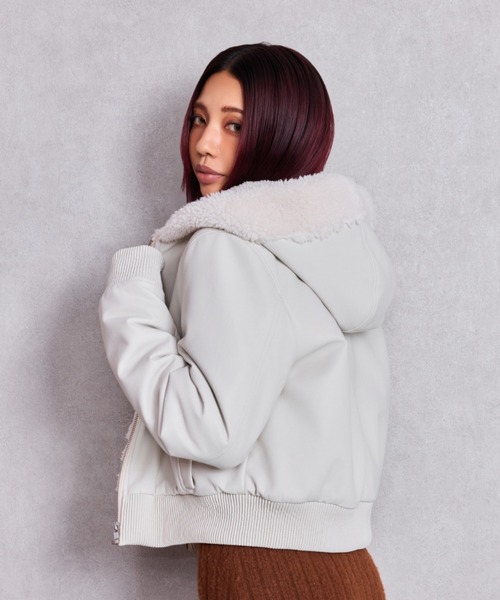 GYDA(ジェイダ)の「Hoodie フェイクレザーコート(ダウンジャケット/コート・レディース・その他1/アイボリー/ブラック・FREE)」の1枚目の写真