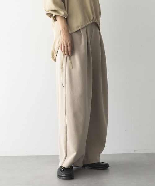 GARAGE OF GOOD CLOTHING（ガレージオブグッドクロージング）の「【日本製】裏毛２タックバレルパンツ（その他パンツ・レディース・ベージュ系その他2/ライトカーキ/杢グレー・FREE）」の8枚目の写真