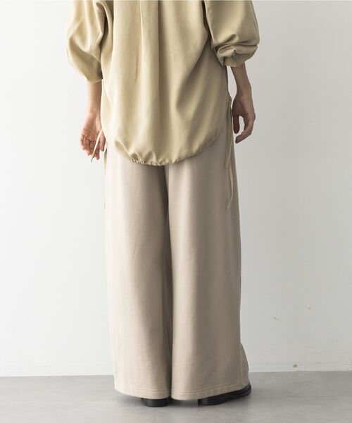GARAGE OF GOOD CLOTHING（ガレージオブグッドクロージング）の「【日本製】裏毛２タックバレルパンツ（その他パンツ・レディース・ベージュ系その他2/ライトカーキ/杢グレー・FREE）」の10枚目の写真