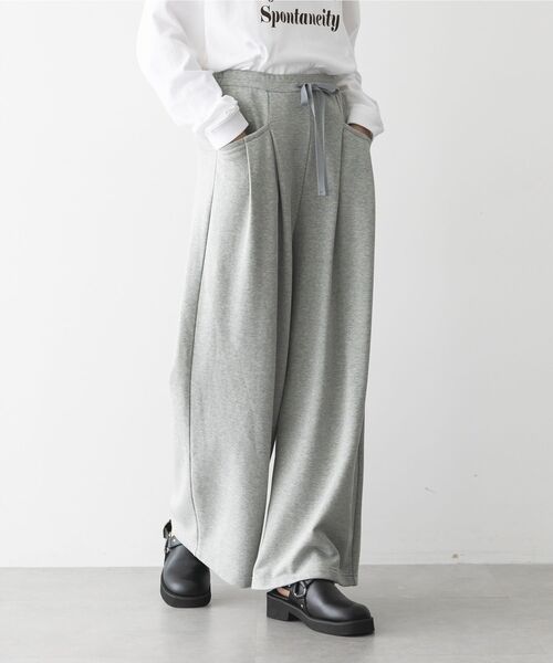 GARAGE OF GOOD CLOTHING（ガレージオブグッドクロージング）の「【日本製】裏毛２タックバレルパンツ（その他パンツ・レディース・ベージュ系その他2/ライトカーキ/杢グレー・FREE）」の11枚目の写真