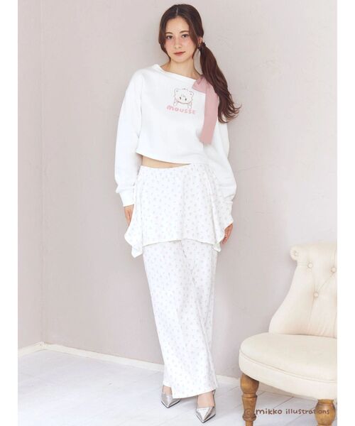 CALNAMUR（カルナムール）の「【mikkoコラボ】ワンショルダーリボンプルオーバー（スウェット・レディース・ピンク/オフホワイト/グレー・FREE）」の17枚目の写真