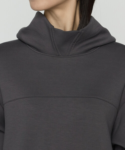 Gabardine K.T(ギャバジンケーティー)の「レーヨンミックスダンボール フーディプルオーバー(Tシャツ/カットソー・レディース・チャコール/ライトベージュ/グレー系その他・9号/7号)」の12枚目の写真