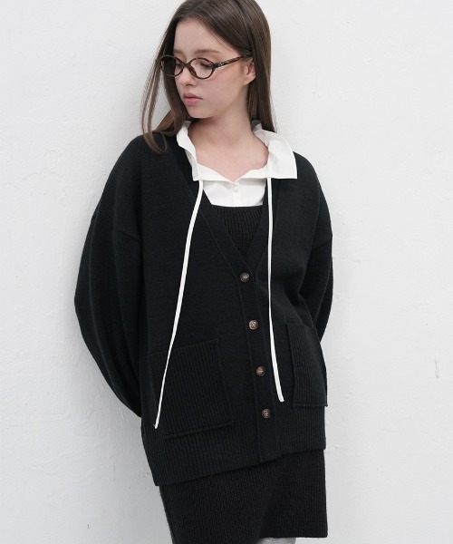 GENERAL IDEA(ジェネラルアイデア)の「【GENERAL IDEA】バルーンスリーブルーズカーディガン / BALLOON SLEEVE LOOSE FIT CARDIGAN(カーディガン/ボレロ・レディース・ブラック/チャコール・L/M/S)」の3枚目の写真