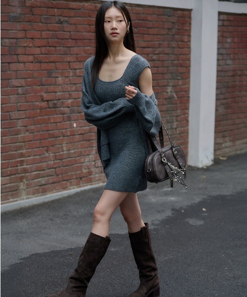 GENERAL IDEA(ジェネラルアイデア)の「【GENERAL IDEA】バルーンスリーブルーズカーディガン / BALLOON SLEEVE LOOSE FIT CARDIGAN(カーディガン/ボレロ・レディース・ブラック/チャコール・L/M/S)」の16枚目の写真