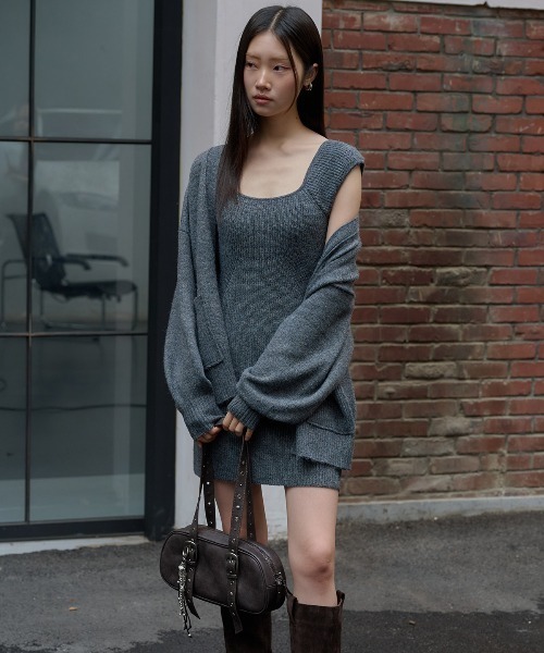 GENERAL IDEA(ジェネラルアイデア)の「【GENERAL IDEA】バルーンスリーブルーズカーディガン / BALLOON SLEEVE LOOSE FIT CARDIGAN(カーディガン/ボレロ・レディース・ブラック/チャコール・L/M/S)」の15枚目の写真