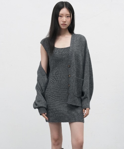 GENERAL IDEA(ジェネラルアイデア)の「【GENERAL IDEA】バルーンスリーブルーズカーディガン / BALLOON SLEEVE LOOSE FIT CARDIGAN(カーディガン/ボレロ・レディース・ブラック/チャコール・L/M/S)」の12枚目の写真