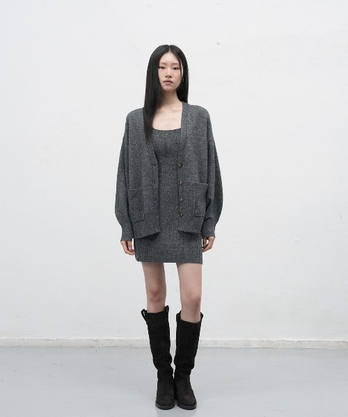 GENERAL IDEA(ジェネラルアイデア)の「【GENERAL IDEA】バルーンスリーブルーズカーディガン / BALLOON SLEEVE LOOSE FIT CARDIGAN(カーディガン/ボレロ・レディース・ブラック/チャコール・L/M/S)」の13枚目の写真