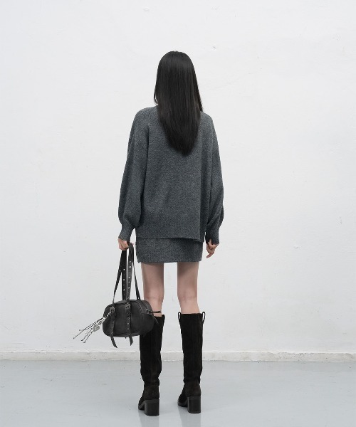 GENERAL IDEA(ジェネラルアイデア)の「【GENERAL IDEA】バルーンスリーブルーズカーディガン / BALLOON SLEEVE LOOSE FIT CARDIGAN(カーディガン/ボレロ・レディース・ブラック/チャコール・L/M/S)」の14枚目の写真