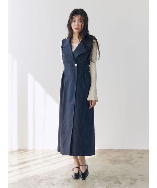 LAGUNAMOON（ラグナムーン）の「メタルボタンテーラードジャンパースカート（ワンピース・レディース・ブラウン/ライトグレー/ブラック/ベージュ/チャコールグレー/ネイビー・MEDIUM/SMALL）」の6枚目の写真