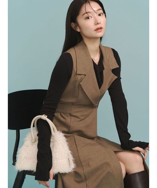 LAGUNAMOON（ラグナムーン）の「メタルボタンテーラードジャンパースカート（ワンピース・レディース・ブラウン/ライトグレー/ブラック/ベージュ/チャコールグレー/ネイビー・MEDIUM/SMALL）」の4枚目の写真