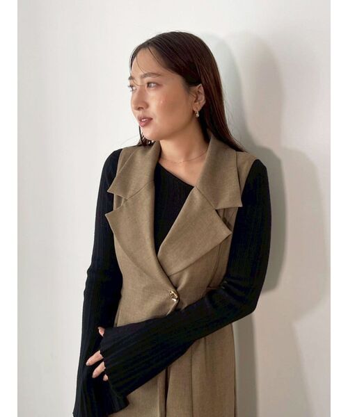 LAGUNAMOON（ラグナムーン）の「メタルボタンテーラードジャンパースカート（ワンピース・レディース・ブラウン/ライトグレー/ブラック/ベージュ/チャコールグレー/ネイビー・MEDIUM/SMALL）」の8枚目の写真