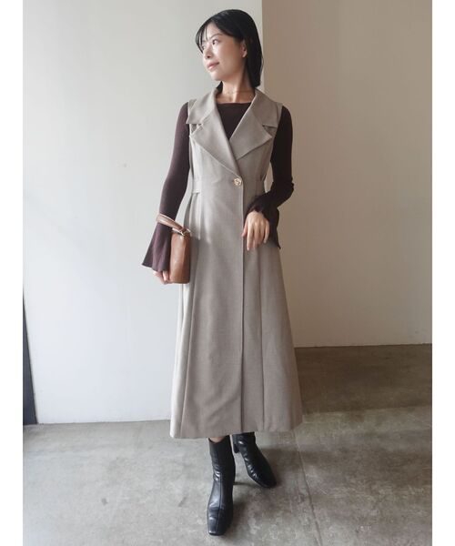 LAGUNAMOON（ラグナムーン）の「メタルボタンテーラードジャンパースカート（ワンピース・レディース・ブラウン/ライトグレー/ブラック/ベージュ/チャコールグレー/ネイビー・MEDIUM/SMALL）」の22枚目の写真