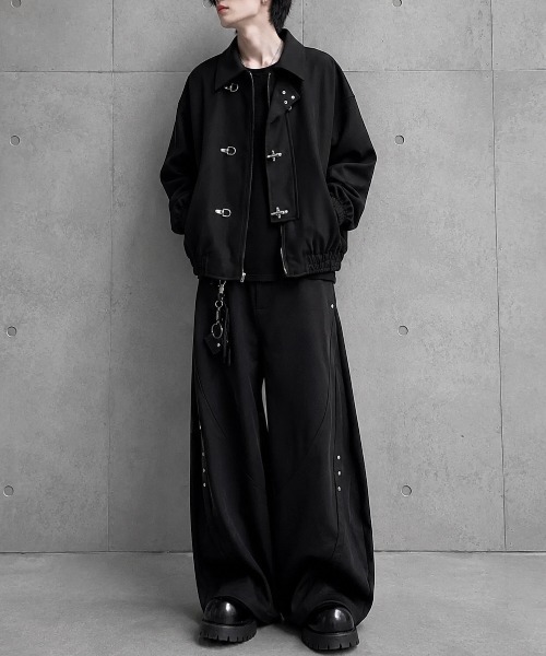 SHIBUYA Zy.(シブヤジー)の「LOCKDOWNファイヤーマンバックル付ジャケット(ブルゾン・メンズ・ブラック・M/L/XL)」の2枚目の写真
