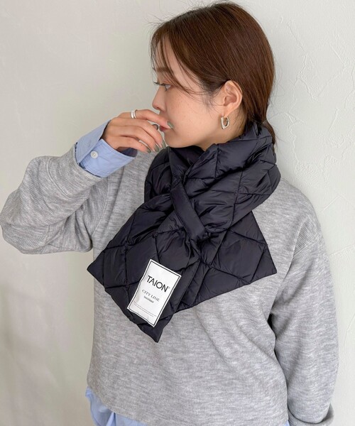 TAION（タイオン）の「【TAION/タイオン】CITYダウンスカーフ（ストール/ショール・レディース・ベージュ/ネイビー/ブラック/アイボリー・FREE）」の6枚目の写真