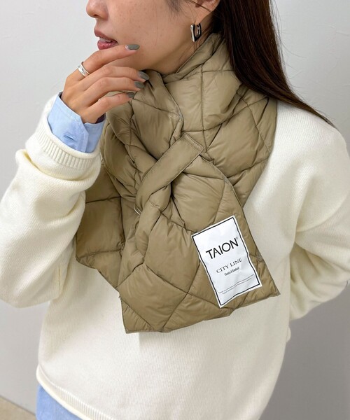 TAION（タイオン）の「【TAION/タイオン】CITYダウンスカーフ（ストール/ショール・レディース・ベージュ/ネイビー/ブラック/アイボリー・FREE）」の9枚目の写真