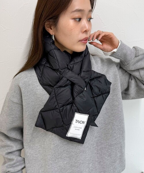 TAION（タイオン）の「【TAION/タイオン】CITYダウンスカーフ（ストール/ショール・レディース・ベージュ/ネイビー/ブラック/アイボリー・FREE）」の11枚目の写真