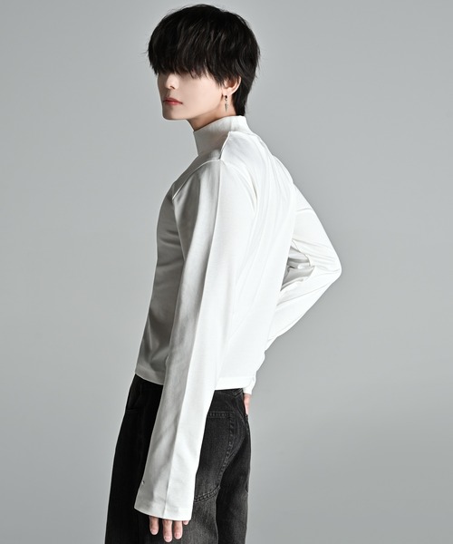 ADRER（アドラー）の「High Neck Compact Long T / ハイネックコンパクトロングT（Tシャツ/カットソー・メンズ・ブラック/ホワイト・S/XS/M/L）」の17枚目の写真
