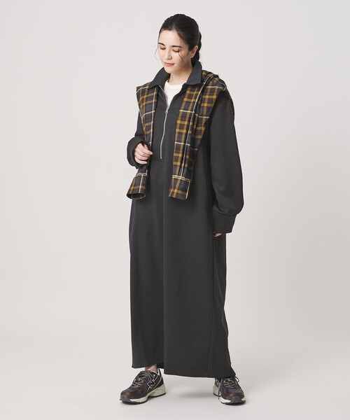 THOUSAND MILE(サウザンドマイル)の「<THOUSAND MILE>ハーフジップ ワンピース(ワンピース・レディース・ダークグレー/ダークブラウン・FREE)」の3枚目の写真